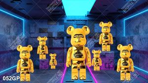 Tranh gấu bearbrick treo tường nổi bật