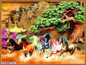 Tranh gạch 3D mã đáo thành công điêu khắc cây tùng ngôi chùa