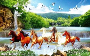 Tranh decor phòng khách bát mã bên núi rừng in uv
