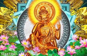 Tranh thư pháp kinh Phật và tượng Quan Âm mạ vàng