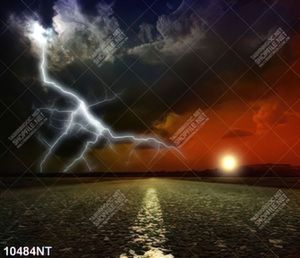 Tranh con đường và bầu trời sấm sét