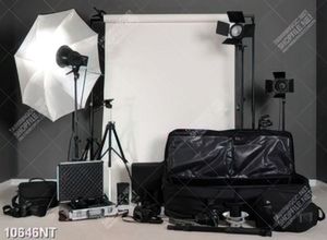 Tranh đạo cụ phòng studio