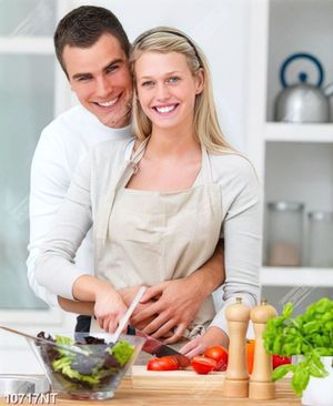 Tranh cặp đôi trẻ nấu ăn