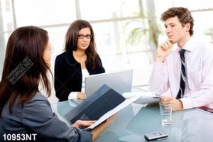 Tranh bàn luận công việc