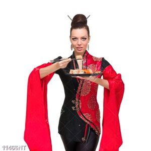 Tranh cô gái bưng đĩa sushi