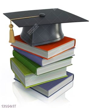 Tranh mũ cử nhân trên chồng sách