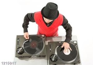 Tranh nam DJ