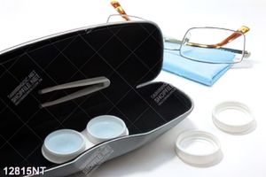 Tranh hộp đựng kính áp tròng