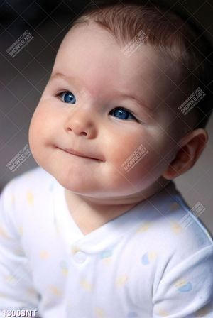 Tranh cậu bé có đôi mắt màu lam 