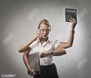 Tranh cô gái bận rộn