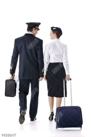 Tranh phi công và nữ tiếp viên hàng không