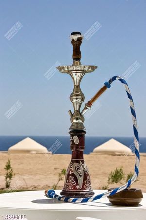 Tranh dụng cụ hút shisha