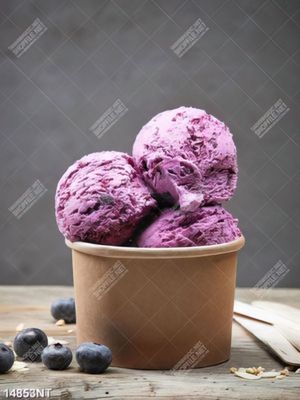 Tranh ly kem việt quất