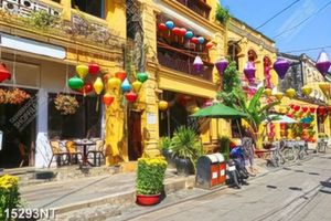 Tranh dãy nhà sơn tường vàng