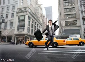 Tranh nghệ thuật người đàn ông trên đường phố