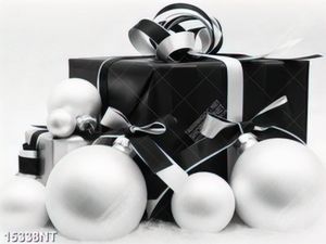 Tranh trắng đen hộp quà noel