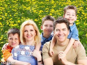 Tranh gia đình vui vẻ