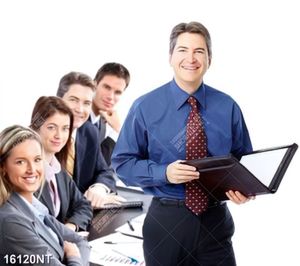 Tranh sếp và nhân viên họp bàn công việc