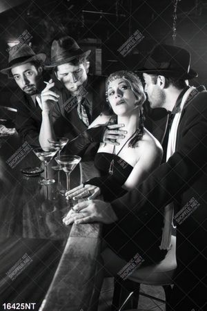 Tranh cô gái uống rượu trong quán bar