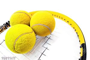 Tranh bóng và vợt tenis 