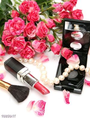 Tranh hoa hồng và son môi đỏ