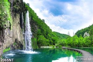 Tranh thác nước trên núi đổ về sông
