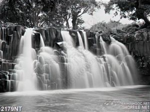 Tranh đen trắng thác nước in uv