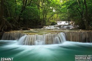 Tranh hồ nước xanh bột tung trắng xóa