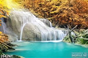 Tranh con suối trên núi đổ xuống sông xanh