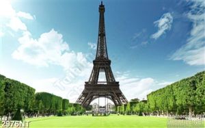 Tranh thảm cỏ dưới chân tháp hùng vĩ