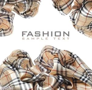 Tranh tấm khăn kẻ sọc Burberry