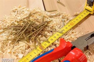 Tranh đinh vít và thước cuộn