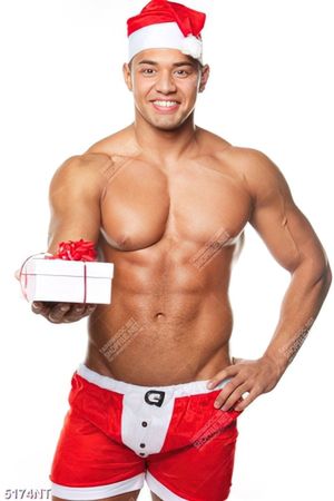 Tranh chàng trai cầm hộp quà noel
