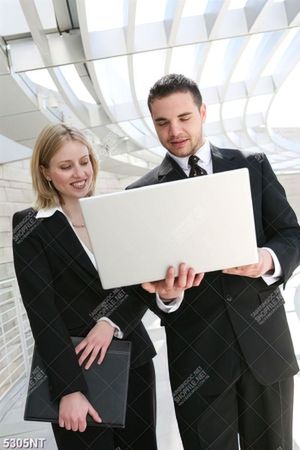 Tranh cặp đôi bàn công việc