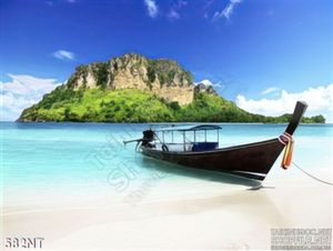 Tranh thuyền và hòn đảo trên biển