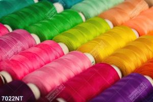 Tranh những cuộn chỉ sắc màu 