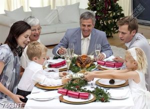 Tranh bữa tiệc noel vui vẻ