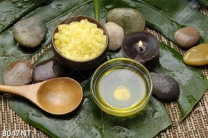 Tranh tinh dầu và muối đá spa