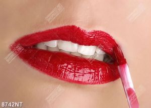 Tranh đôi môi tô son đỏ 8742NT