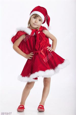 Tranh cô bé mặc váy đỏ noel 8818NT