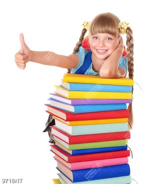 Tranh cô bé ngồi bên chồng sách