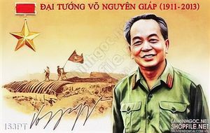 Tranh thờ đại tướng Võ Nguyên Giáp