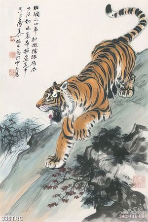 Tranh trang trí chú hổ trên vách núi in kính