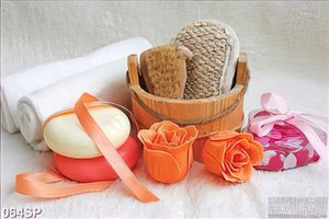 Tranh spa dụng cụ massage