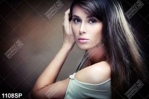 Tranh cô gái xinh đẹp cuốn hút treo tường spa