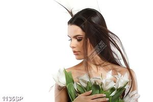 Tranh cô gái trẻ xinh đẹp trang trí spa