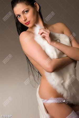 Tranh người mẫu sexy treo spa