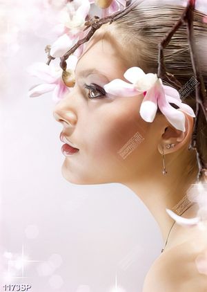 Tranh người mẫu xinh đẹp nhẹ nhàng treo tường spa