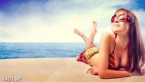 Tranh cô gái mặc bikini tắm nắng bên bãi biển