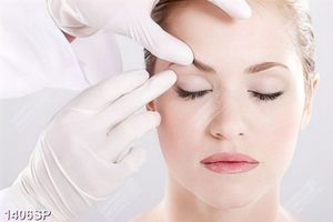 Tranh gương mặt cô gái